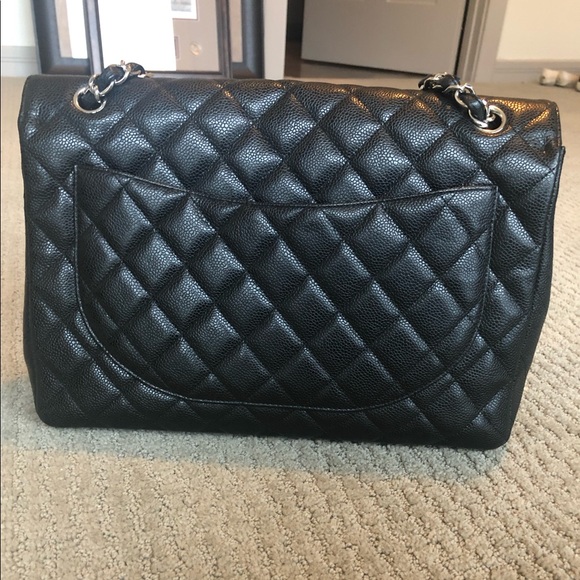SOLD Chanel Maxi Classic Flap - Caviar Leather - Picture 4 of 8
